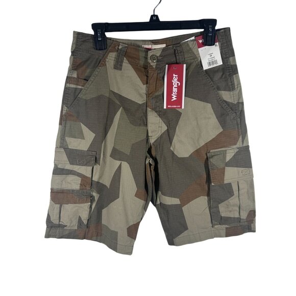Wrangler Other - Wrangler Relaxed Fit Cargo Shorts Men's Size 29 Green Camouflage 11" Inseam NEW